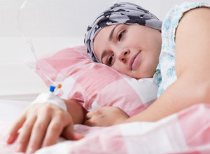 1 SIMPTOM NAJČEŠĆEG I NAJSMRTONOSNIJEG RAKA U SRBIJI POGORŠAVA SE NOĆU: Ako pritom počnete da kašljete i osetite još jedan znak pri govoru - hitno kod lekara!