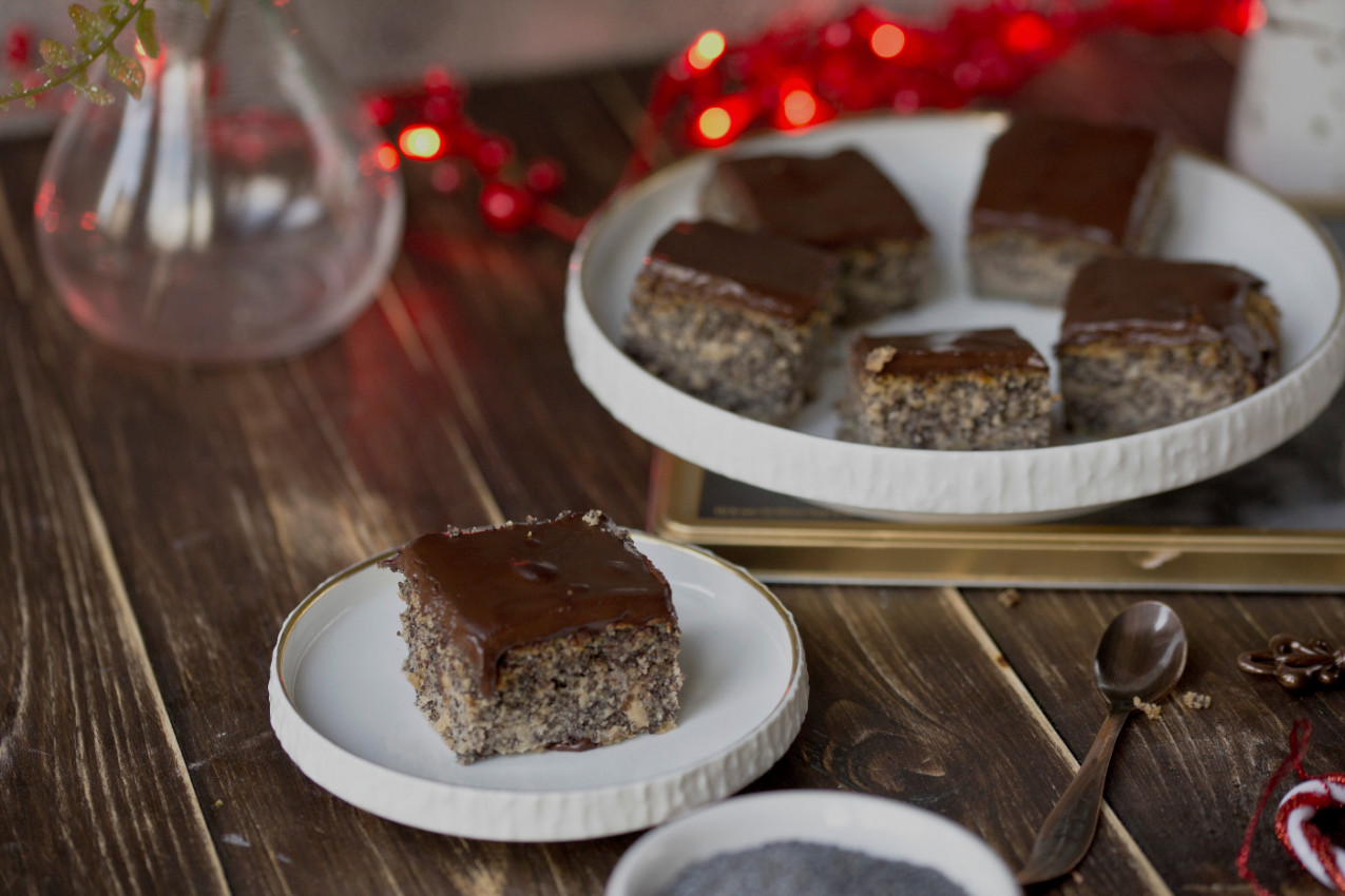 5 MINUTA, JEDNA POSUDA, A UKUS JE SA-VR-ŠEN! Spremite plazma mak kolač i uživajte u današnjem danu na poseban način!