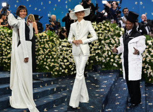 ZOE SALDANA, ZENDAJA I VUPI GOLDBERG UBOLE TEMU I USPEŠNO SAVLADALE "DOMAĆI ZADATAK" NA MET GALI: Nisu sve dame bile takve sreće! (FOTO)