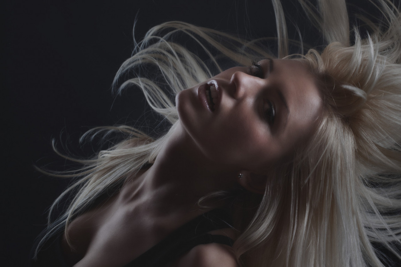 DOTAKNITE ŽENU NA OVA TRI MESTA I ODMAH ĆE BITI SPREMNA NA "AKCIJU": Muškarci u neverici da je ovo moguće - uzbuđenje se "krije" baš tu!