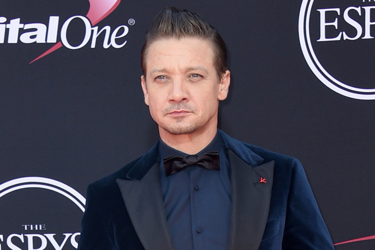 ČUVENOG GLUMCA JE PREGAZIO ČISTAČ SNEGA I SLOMIO MU 38 KOSTIJU, PROBUŠIO PLUĆA I OŠTETIO JETRU: Tri dana je bio na aparatima i umro, ali onda otvorio oči i OTKRIO šta je video!