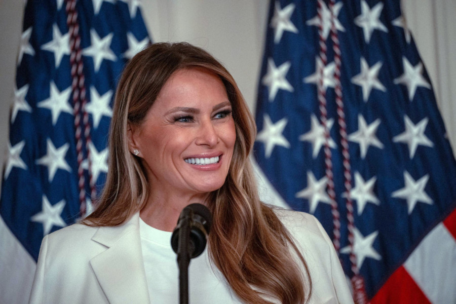 POJAVILA SE MELANIJA - MEDIJI U TRANSU! Svi su zanemeli, od onoga šta je uradila Trampu prašina i dalje ne može da se slegne! (FOTO)