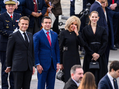 Upečatljiv detalj njenog stajlinga je torba marke Luj Viton, koja je njen zaštitni znak 