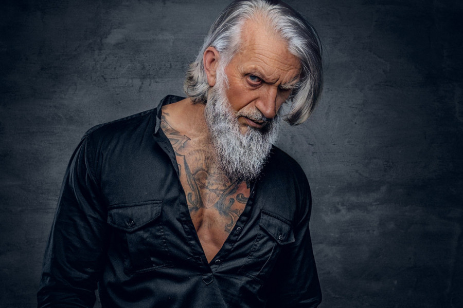 PITALI SU DEDU OD 68 GODINA DA SE SKINE - KADA JE POKAZAO TELO, SVI POPADALI! A onda je otkrio svoju TAJNU, tome se niko nije nadao! (VIDEO)