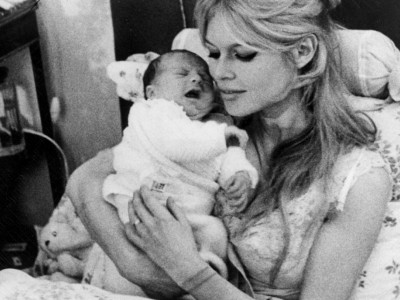 Brižit Bardo sa sinom
