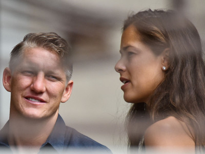 Bastijan gleda u Anu