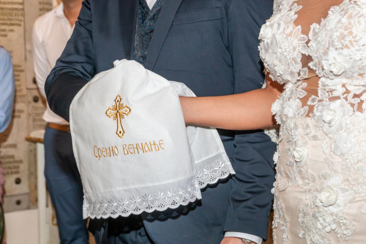 OTAC SE NA DAN VENČANJA OBRATIO ĆERKI I ZETU NIKOLI: Video potresnog govora izazvao lavinu reakcija, čule se ovacije, a suze niko nije mogao da zadrži (VIDEO)