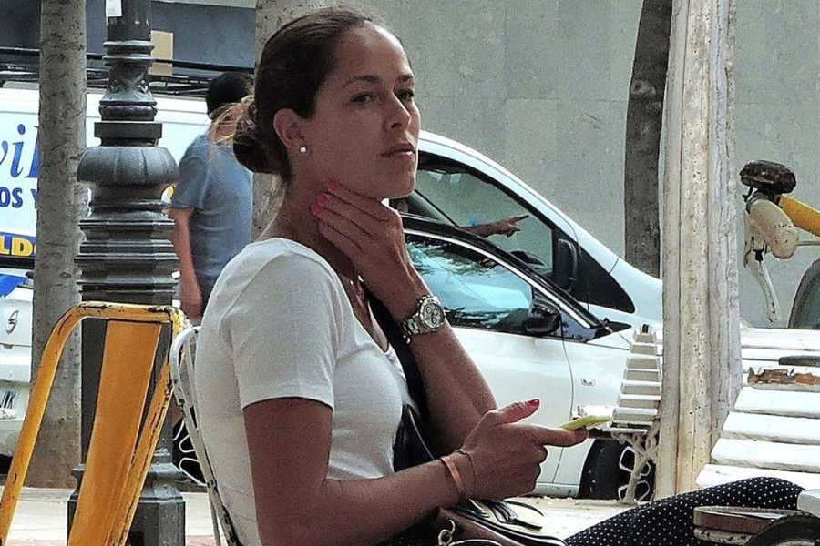 ANA IVANOVIĆ EMOTIVNIM OBRAĆANJEM ZABRINULA MILIONE - kad intuicija proradi... Obratila se jednoj osobi, pa otkrila: Ovo se dešava kad niko ne gleda!