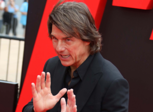 LJUDI U ŠOKU GLEDALI U LICE TOMA KRUZA: Izbacio je samo OVU namirnicu i skroz se preporodio - ili je ipak bio kod plastičara? (FOTO)