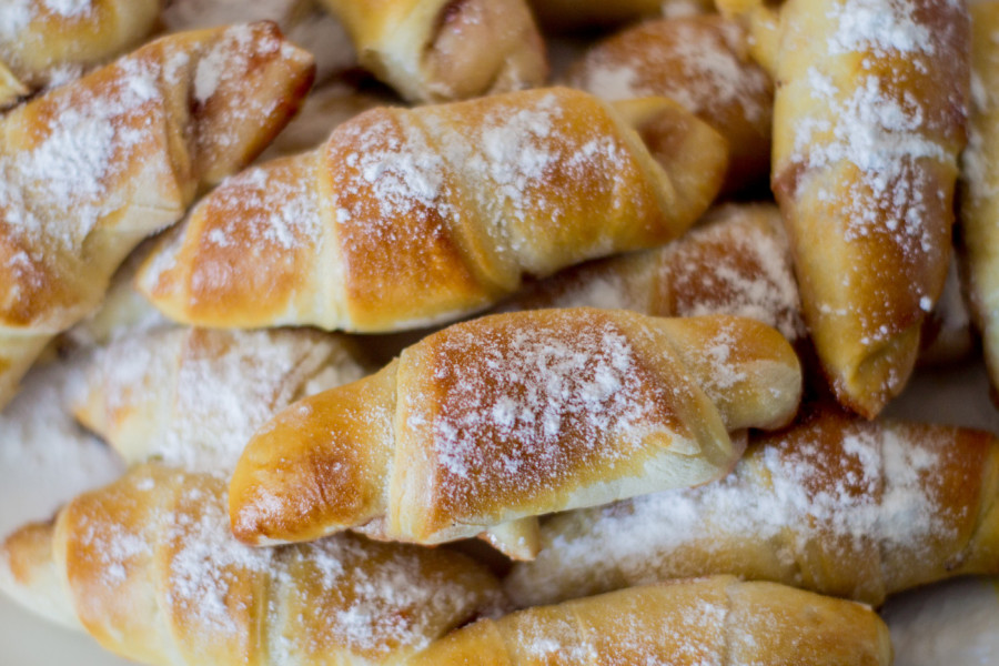 KIFLICE SA VIŠNJAMA SU SAN SNOVA - ovaj recept ćete obožavati! Hrskave spolja, a unutra se tope