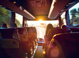 KREĆETE NA PUT AUTOBUSOM ILI VOZOM? Jedna od ovih 7 sitnica na koje ste zaboravili mogu vam MNOGO OLAKŠATI PUTOVANJE