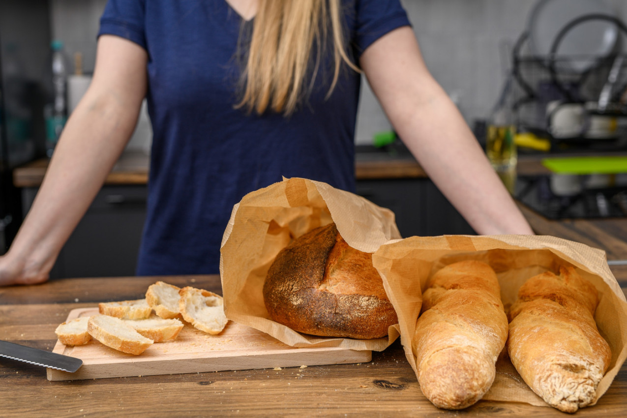 SAMO OVO JE ISPRAVAN NAČIN ZA ČUVANJE HLEBA: Zbog greške koju svi prave u kuhinji on je leglo plesni!