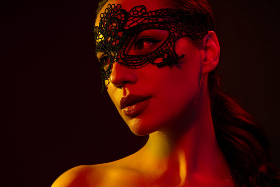 OVO SU 3 SIGURNA ZNAKA DA ŽENA ŽELI INTIMAN ODNOS SA VAMA: Jedan pokret odmah ih odaje, a nikada direktno neće učiniti prvi korak