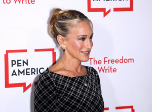 SLAVNA GLUMICA PROMENILA IMIDŽ I MOMENTALNO SE PODMLADILA: Nikome nije promakao jedan detalj, a svi se pitaju jedno - zašto ovo nije uradila ranije! (FOTO)