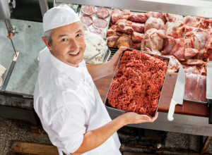 MESAR OTKRIO JEDINI PRAVILAN NAČIN ZA ČUVANJE MLEVENOG MESA: Dva miliona ljudi u čudu, ovo nikome nije palo na pamet! (VIDEO)