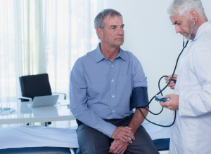 JA SAM KARDIOHIRURG 40 GODINA, OVIH 7 PRAVILA SE PRODRŽAVAM: Svakodnevne navike koje čuvaju krvne sudove i produžavaju život!