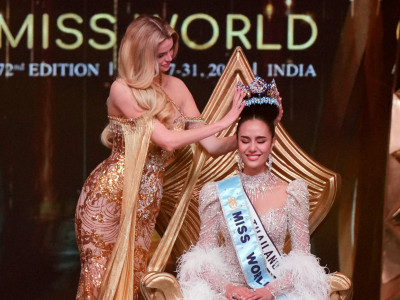 Opal nije krila suze radonsice tokom krunisanja