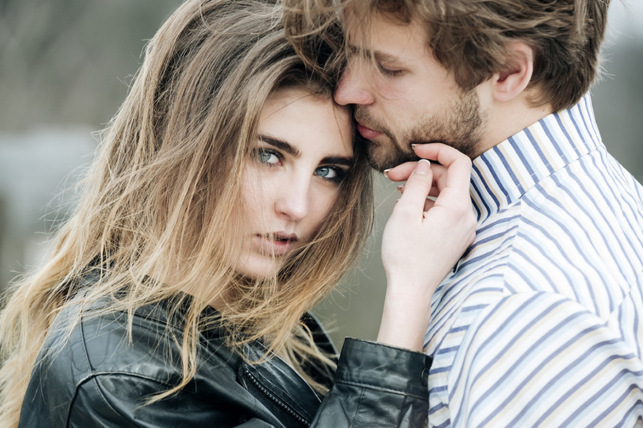 ZAŠTO NAM JE NEKO NEPRIVLAČAN, A DRUGI NAM ZAVRTI MOZAK: Ovo su ključni faktori, a presudnu ulogu ima samo jedna stvar!