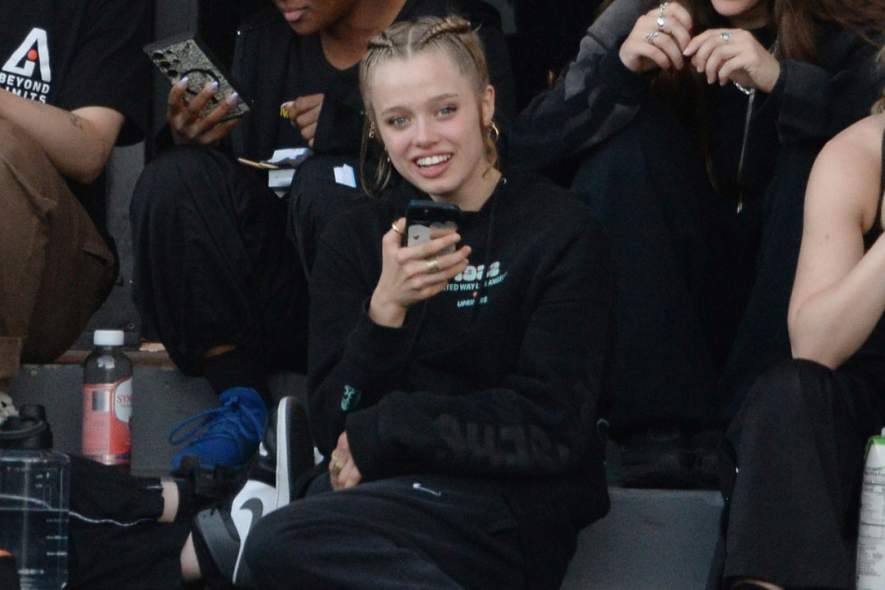 ĆERKA ANĐELINE I BREDA PITA POSLE PREZIMENA PROMENILA I IME: Javno je odbacila oca, a onda je novim potezom ponovo zadala udarac!