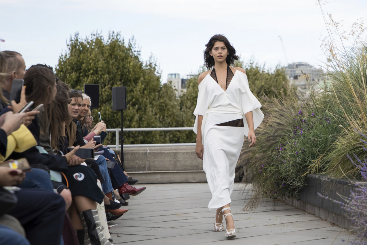 SUKNJE SU U GLAVNOJ ULOZI: Ovog leta nosiće se samo ovih 5 modela - lepršave, senzualne i nežne (FOTO)