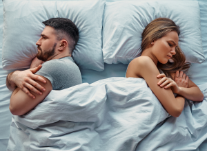 ZVUČI ČUDNO, ALI "RAZVOD U SNU" MOŽE DA VAM SPASE BRAK: Stručnjaci objašnjavaju šta nikako ne smete da uradite!