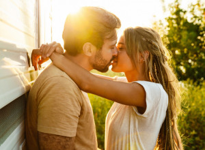 PAZITE S KIM SE LJUBITE, KADA ČUJETE ŠTA SE SVE PRENOSI ZA 10 SEKUNDI POLJUPCA, NEĆE VAM BITI DOBRO: Posledice su i psihičke