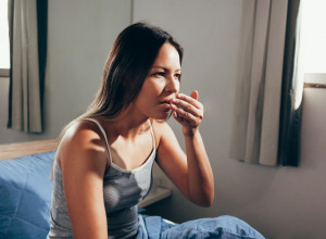 REKLAMIRA SE KAO ZDRAV ZALOGAJ, A PRAVI HAOS U USTIMA: Četiri neočekivana razloga za neprijatan zadah i kako rešiti problem!