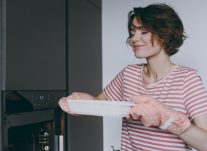 DA LI TREBA ZAGREJATI RERNU PRE KORIŠĆENJA - ili je to samo mit koji će vam povećati račune za struju