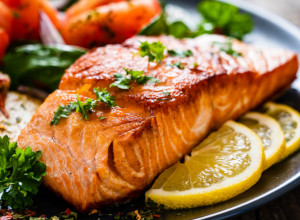 LOSOS U SOSU OD BELOG VINA, SAVRŠEN ZA VRELE DANE: Lagan i zdrav obrok koji se priprema za samo 30 minuta!