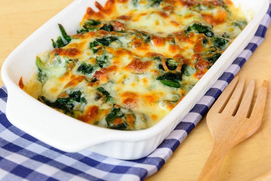 TRADICIONALNO SRPSKO JELO NA DRUGAČIJI NAČIN: Recept za đuveč sa pirinčem i spanaćem!