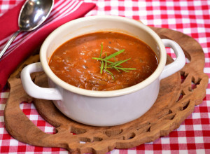 ZLATIBORSKI GULAŠ NA TRADICIONALAN NAČIN: Preukusno jelo srpskih gorštaka bez mane!