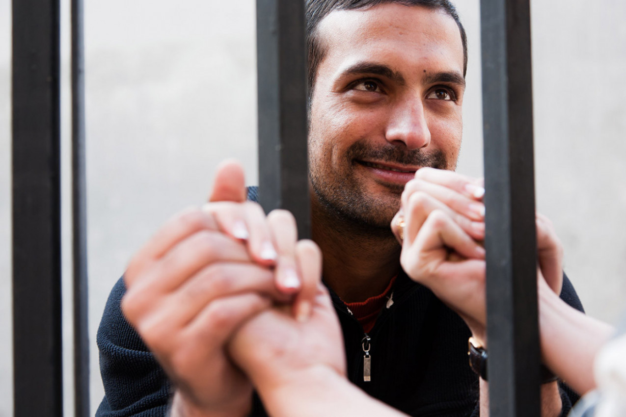 MOJ MUŽ JE U ZATVORU I UŽASNO MI NEDOSTAJE: Nikada nisam ni sanjala da ću razviti osećanja prema drugome, da li je to prevara?