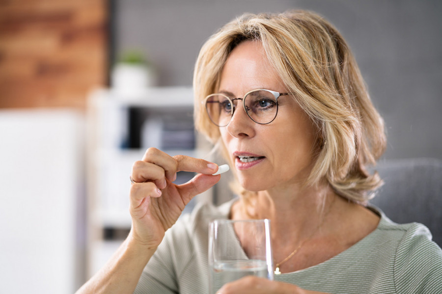 UKOLIKO PIJETE LEKOVE ZA PRITISAK, SRCE ILI DEPRESIJU, NIKAKO NE UZIMAJTE OVAJ SOK: Lekari apeluju - terapija tada može da postane poput OTROVA!