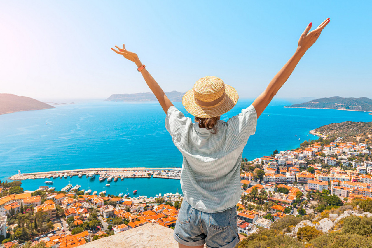 ŠTA MISLITE KOLIKO TREBA DA TRAJE GODIŠNJI ODMOR: Odgovor stručnjaka će vas šokirati, a imaju poruku i za šefove!