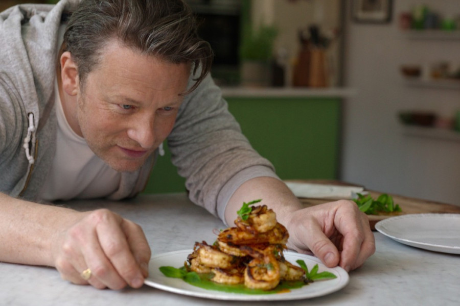 DŽEJMI OLIVER OTKRIVA - ovako pripremam stari hleb i iskorišćenu masnoću: A, ovo je njegov recept za SAVRŠEN pečeni krompir!