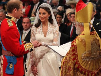 Kejt se osmehuje suprugu princu Vilijamu