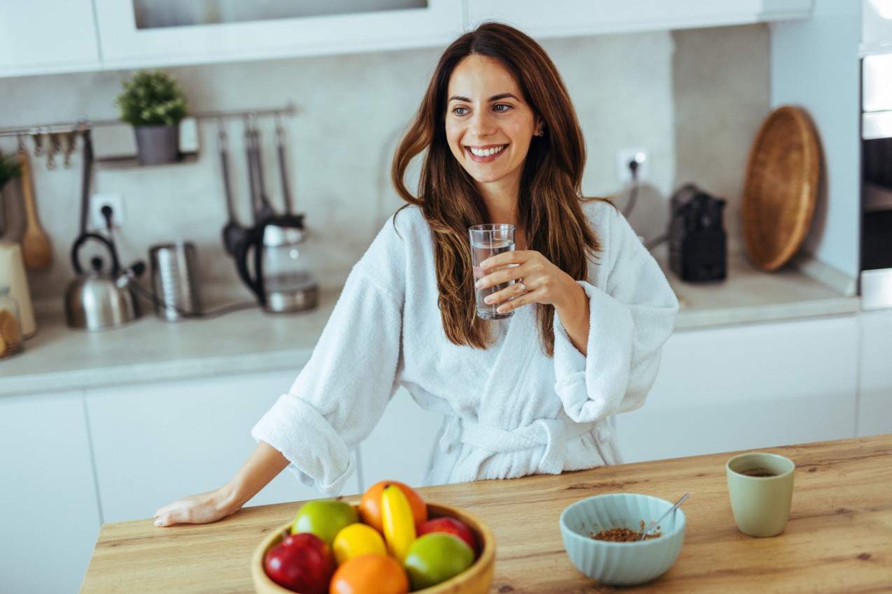 NADUVENI STE I USPOREN VAM JE METABOLIZAM: Pred spavanje isprobajte napitak koji prirodno pokreće jutarnje čišćenje!