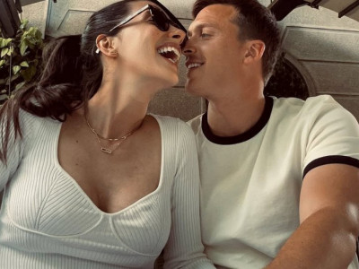 Nasmejana voditeljka slavi treću godišnjicu braka 