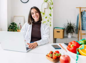NAMIRNICA KOJU ŽENE POSLE 40. TREBA DA JEDU SVAKOGA DANA: Nutricionisti kažu da je suvo zlato! (FOTO)