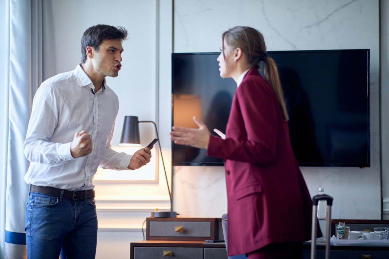 MISLILA SAM DA IMAM SREĆAN BRAK, ONDA MI JE "PAMETNI" TV UNIŠTIO ŽIVOT: Evo kako sam saznala da me muž vara!