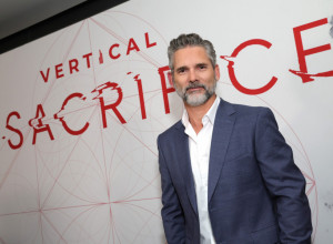 NIJE HTEO DA BUDE DŽEJMS BOND, ŽIVOT MU JE PROMENIO "POBESNELI MAKS", A NJEGOVO PRAVO IME NIKO NE ZNA: Slavni glumac se posle sedam godina vraća na televiziju