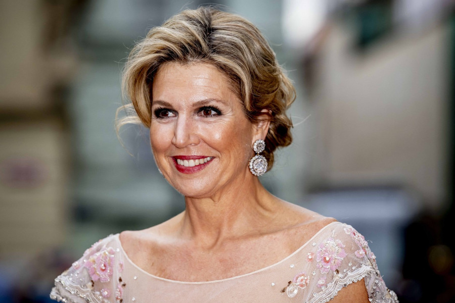 KRALJICA MAKSIMA IZGLEDA PREMOĆNO U KOMBINEZONU KOJI VIZUELNO SKIDA 10 KG: Ova boja je hit leta (FOTO)