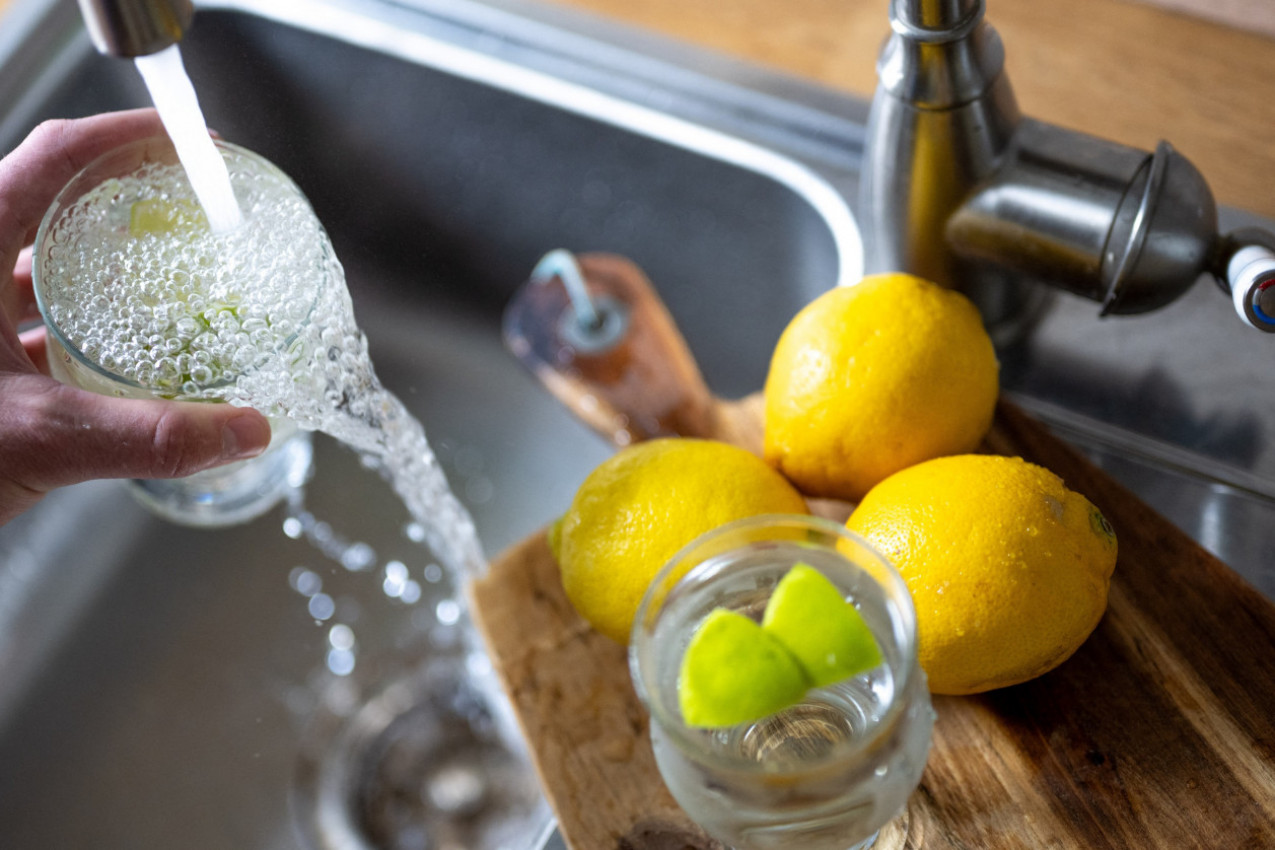 VOJA PERIŠIĆ NE PREPORUČUJE UJUTRU VODU I LIMUN: Gastroenterolog kaže da ove 3 seoske stvari mnogo bolje razbuđuju i dižu energiju