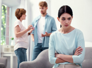 DOK SAM SE OPORAVLJALA OD TEŠKOG POROĐAJA, SVEKRVA JE OVO RADILA SVAKI DAN U BOLNICI: Nije mi bilo dobro kad je uzela u ruke moju bebu!