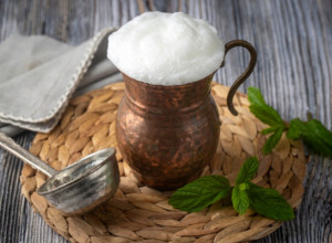 TURCI OVAJ NAPITAK PIJU NA PLUS 40, OSVEŽAVA I OPORAVLJA TELO: Pravi se od tri sastojka i nezamenljiv je po vrućini