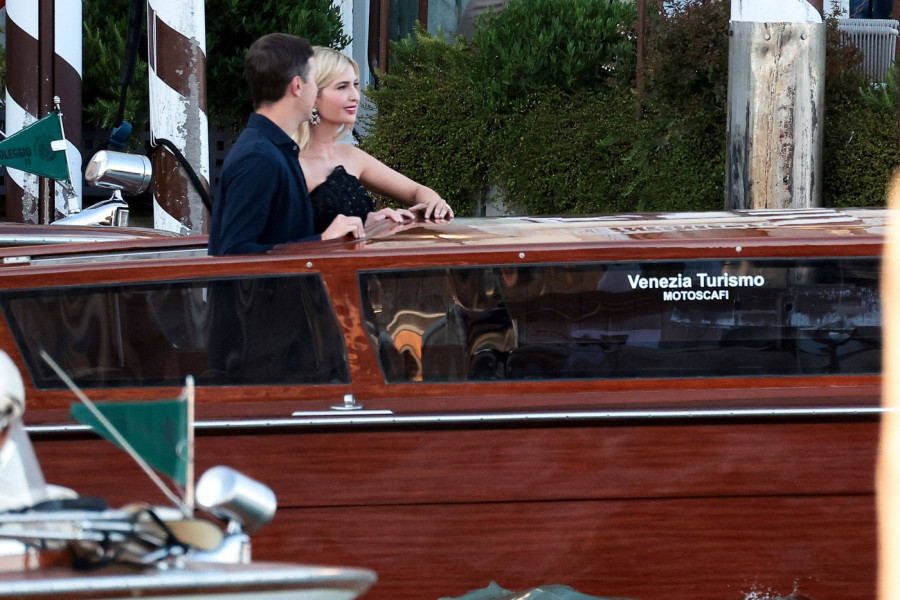 PIDŽAMA ŽURKA LOREN I BEZOSA BILA JE KOMPLETNA TEK KADA SE ONA POJAVILA: Ivanka Tramp obukla ono što bi malo ko smeo (FOTO)