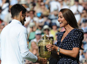 KEJT MIDLTON ZABRANILI DA GLEDA NOVAKA ĐOKOVIĆA NA VIMBLDONU! Prekinuta tradicija: "Rekli su mi da ni slučajno ne dolazim!"