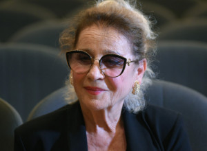 BILA JE LEPOTICA ZA KOJOM SU UZDISALI MUŠKARCI, A ONA JE VOLELA SAMO NJEGA: Posle smrti supruga sve je napustila i preselila se van grada!