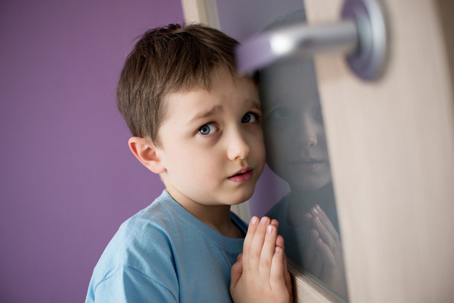 KAKO RAZVOD UTIČE NA DECU: Dirljiv crtež malenog dečaka sve je rekao, mnogi su zaplakali! (VIDEO)