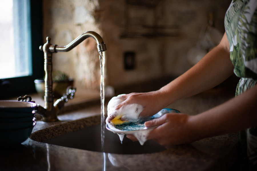 SVI GA IMAMO U KUĆI I DRŽIMO GA U KUHINJI, a nismo svesni da može postati leglo bakterija!